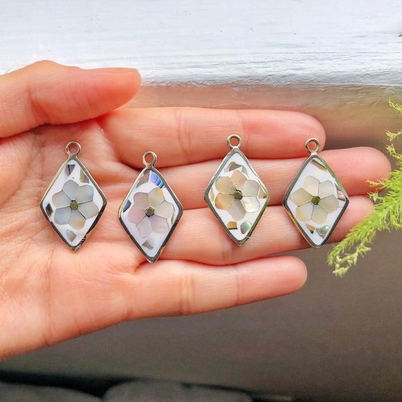 Dainty Flower + Diamond Abalone Shell Necklace/Choker - Picture 2 of 4